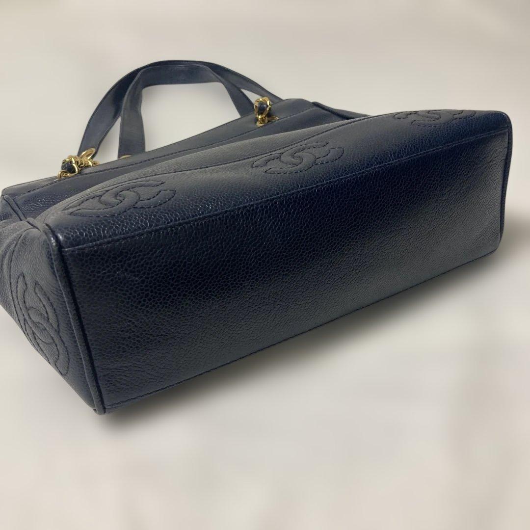 シャネル　トリプルココ　キャビアスキン　ゴールド　チェーンバッグ　ショルダー