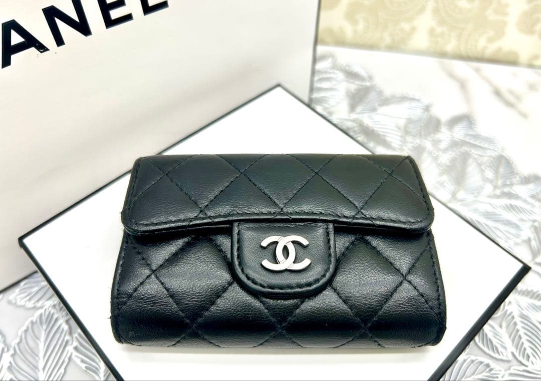 CHANEL シャネル マトラッセ ラムスキン 4連キーケース 黒　金田