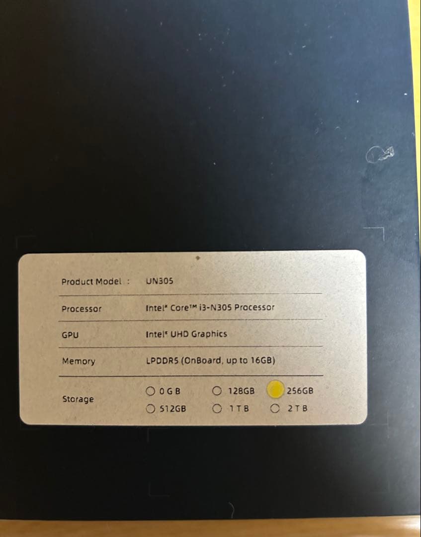 MINISFORUM UN305 Core i3-N305搭載　ミニPC