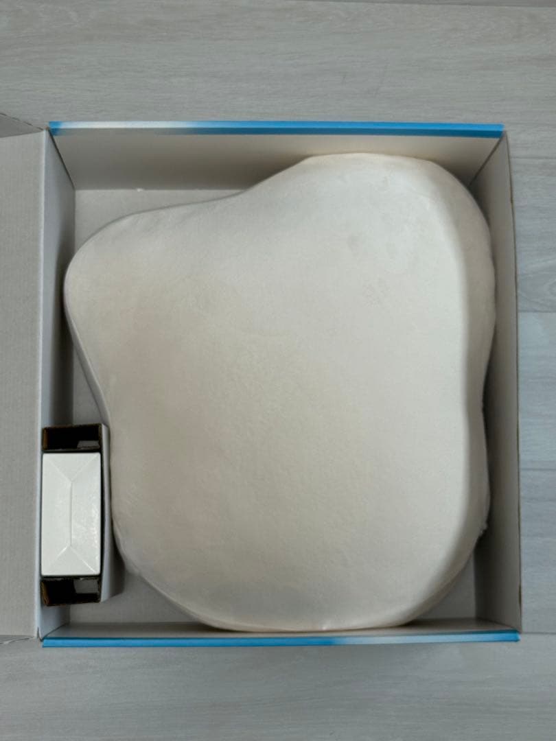 【okayu様】【美品】fufuly-呼吸するクッション-