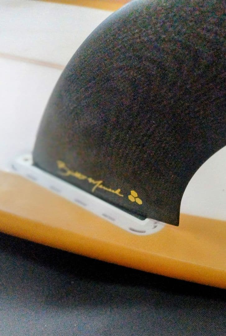 中古ショートボード アルメリック！フィン、リーシュコード、新品ハードケース付き！