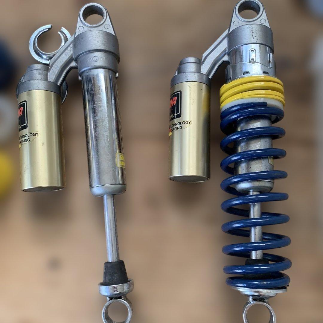 夜*ん様 SHOWA サスペンション 青 スプリング