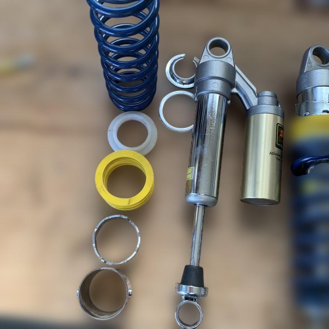 夜*ん様 SHOWA サスペンション 青 スプリング