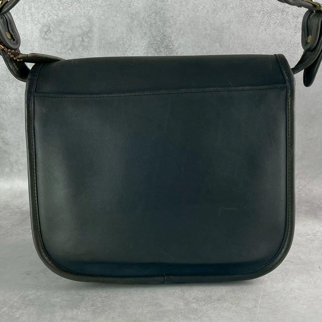 オールドコーチ　ショルダーバッグ　クロスボディ　フラップトップ　レザー　黒系