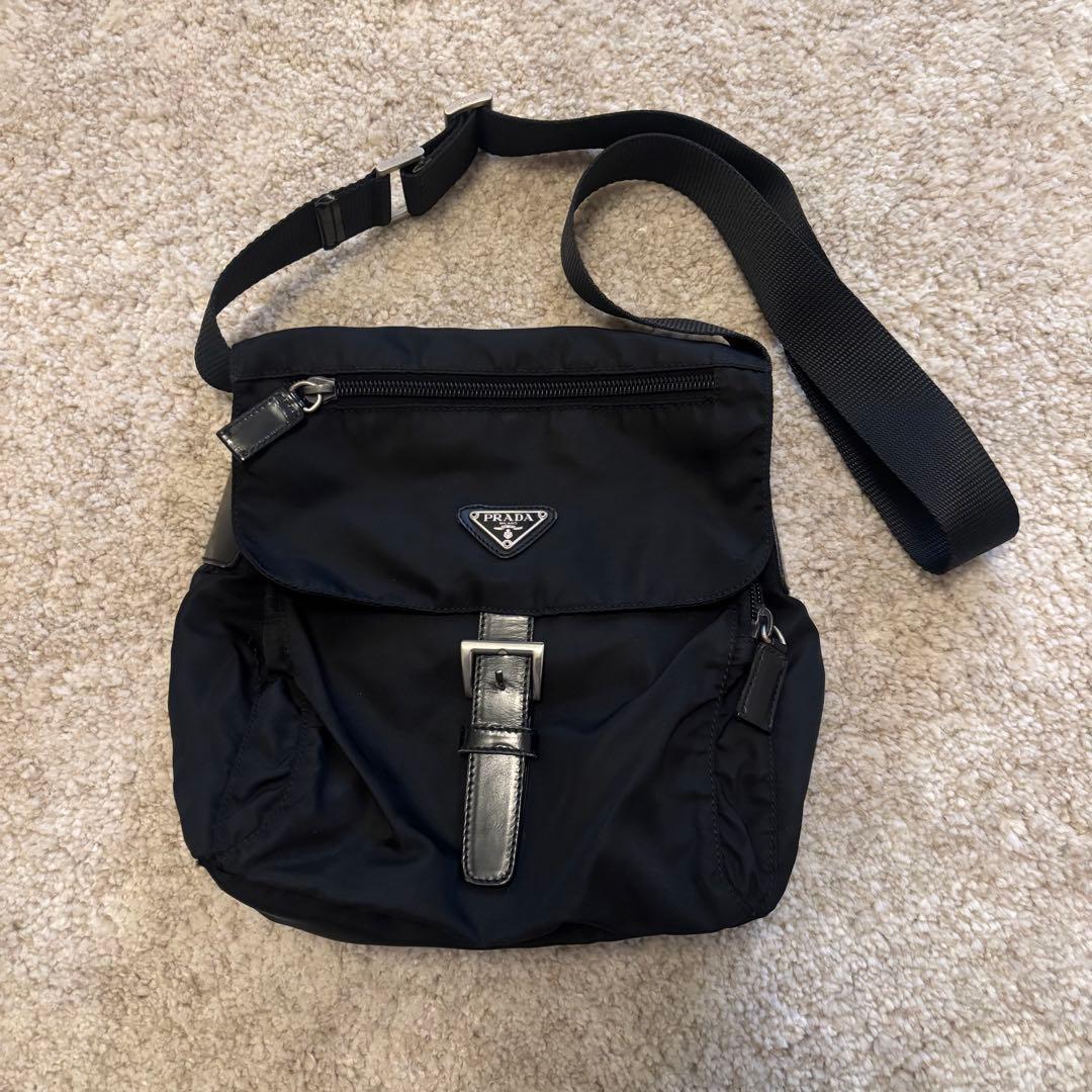 PRADA 黒 ショルダーバッグ 製品ナンバーカード付き