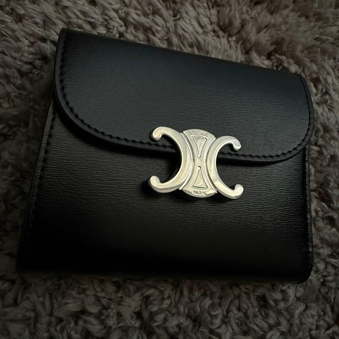 CELINEスモール フラップウォレット トリオンフ / シャイニーカーフスキン