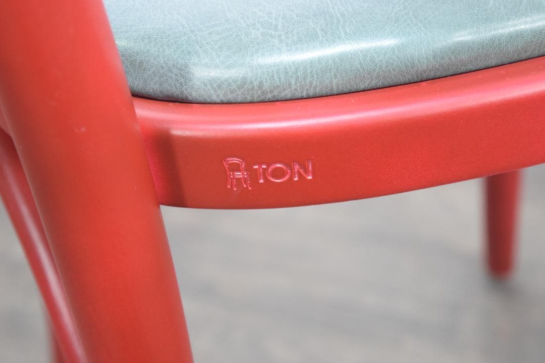 4点　TON/トン バナナチェア PVCクッション付き ダイニングチェア レッド
