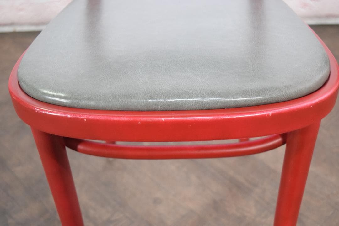 4点　TON/トン バナナチェア PVCクッション付き ダイニングチェア レッド