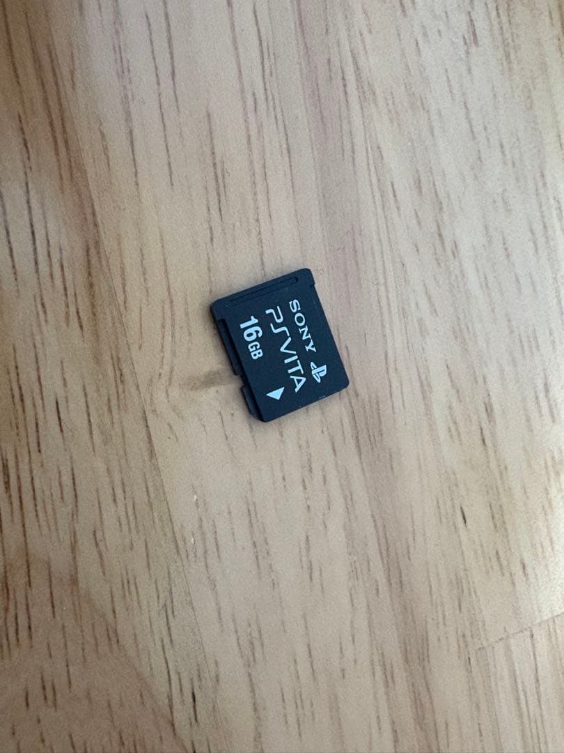 PSVITA PCH-1000 クリスタル・ブラック ケース　メモリーカード付き