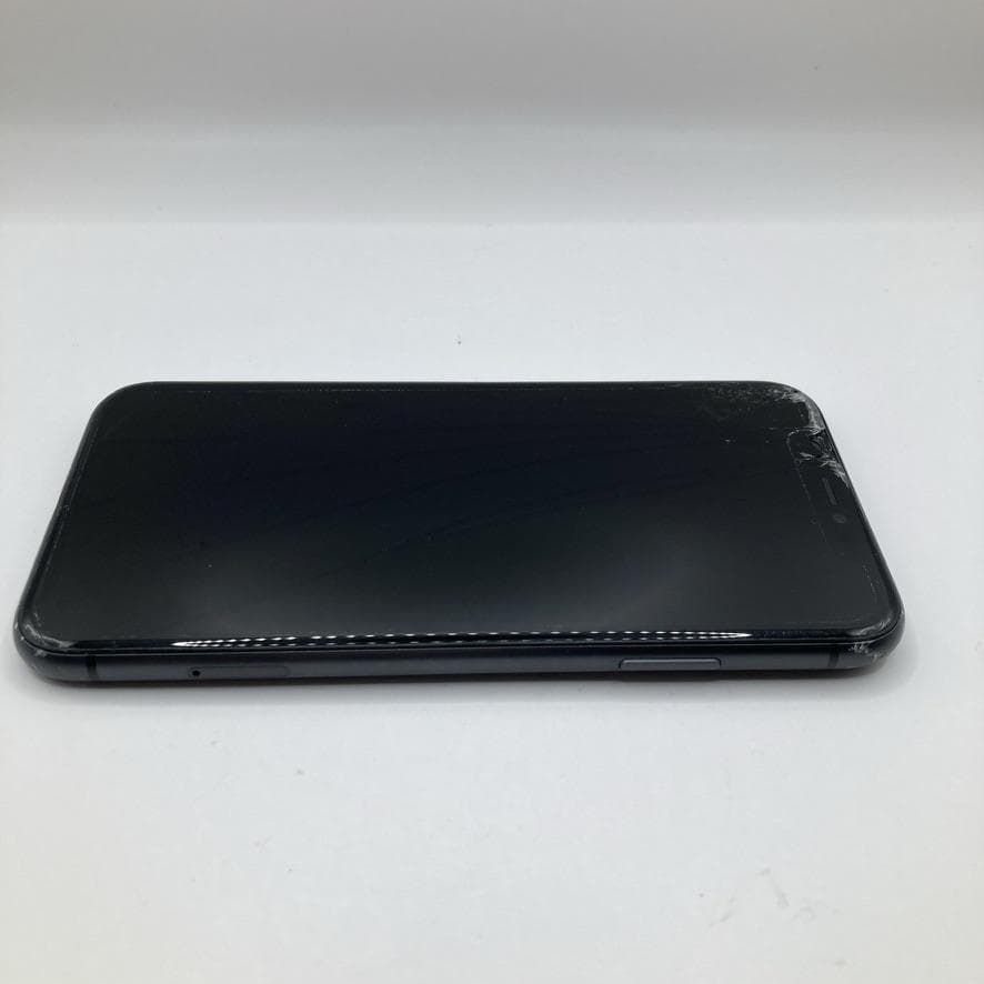 iPhone 11 64GB ブラック MWLT2J/A