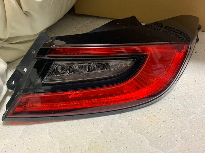 GR86/BRZ 純正テールレンズ RH ZN8 ZD8 ※値下げ