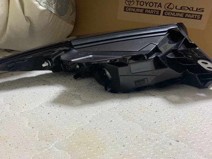 GR86/BRZ 純正テールレンズ RH ZN8 ZD8 ※値下げ