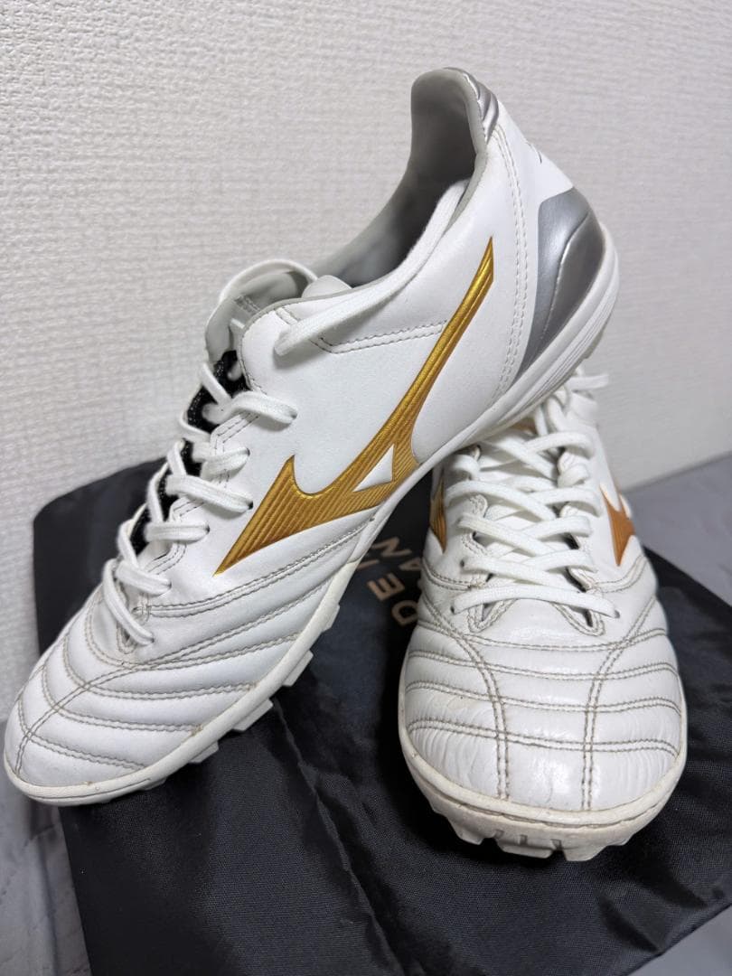 ミズノモレリアネオ2 TF 白赤黒 27.5cm