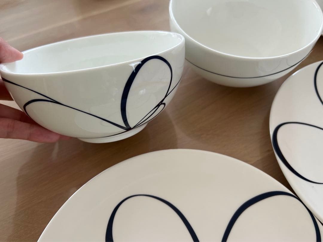 ウェッジウッド 食器セット 白地に黒のフラワーパターン