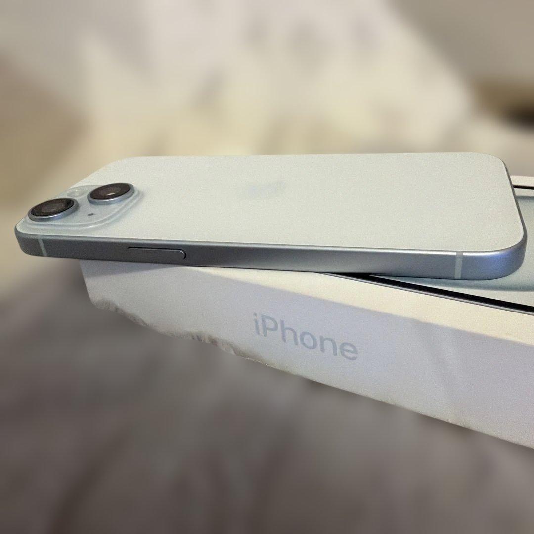 や*ー様 iPhone15 256GB【美品】ブルー