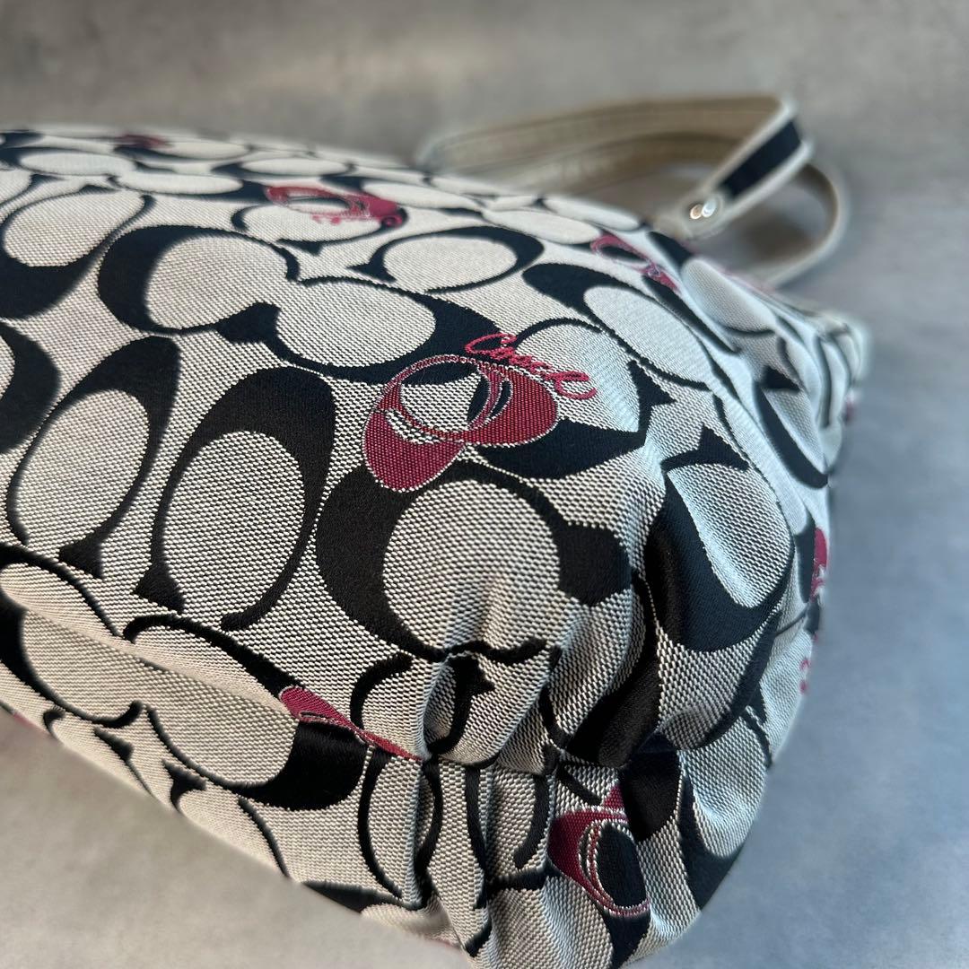 バッグ Y2K COACH Poppy Gram Signature Tote Bag