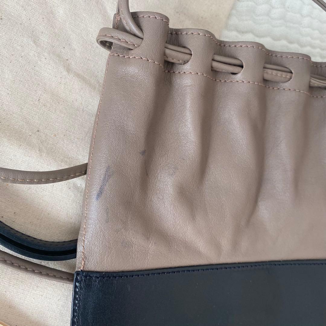 お値下げ中　イルビゾンテ　レザーショルダーバッグ ベージュと黒