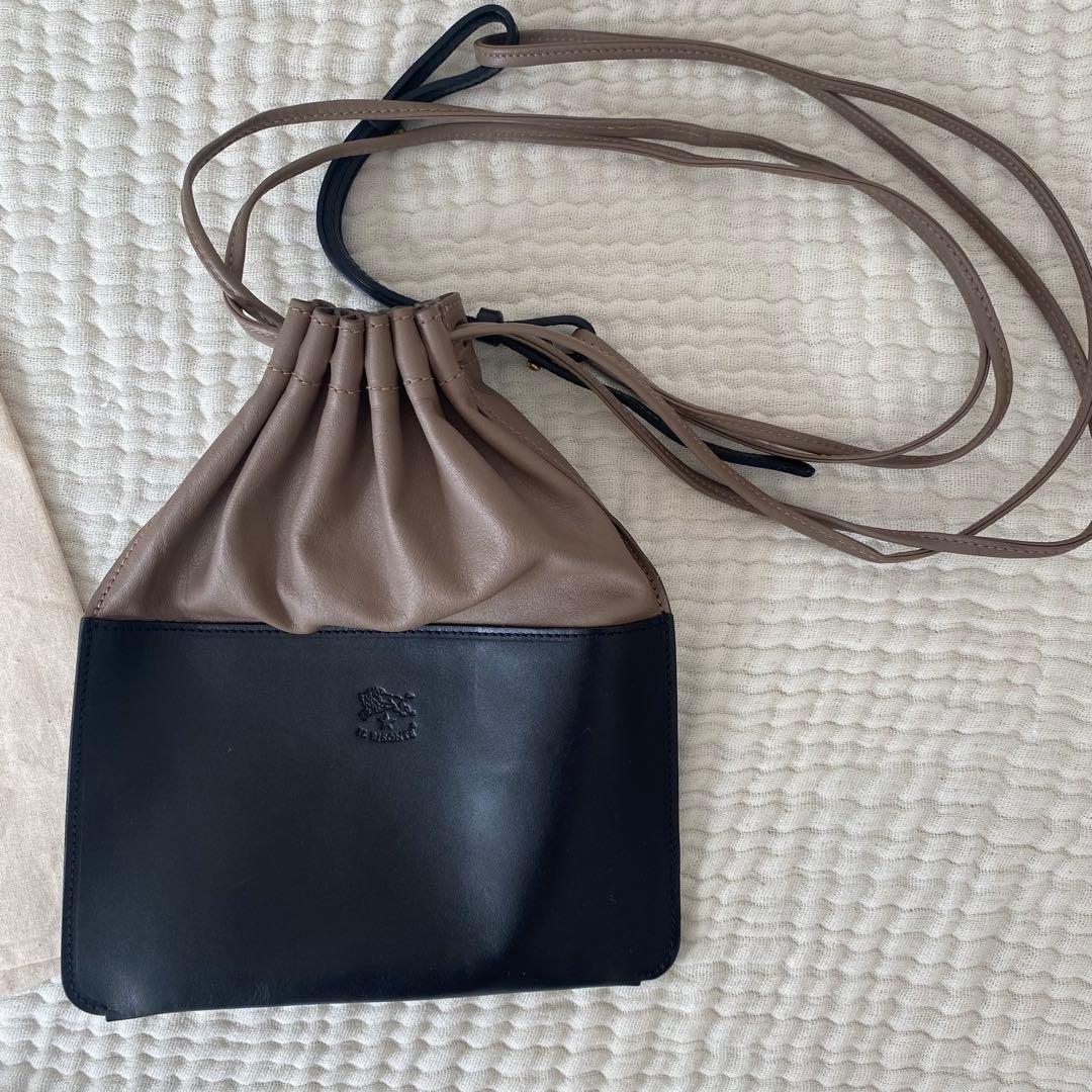 お値下げ中　イルビゾンテ　レザーショルダーバッグ ベージュと黒