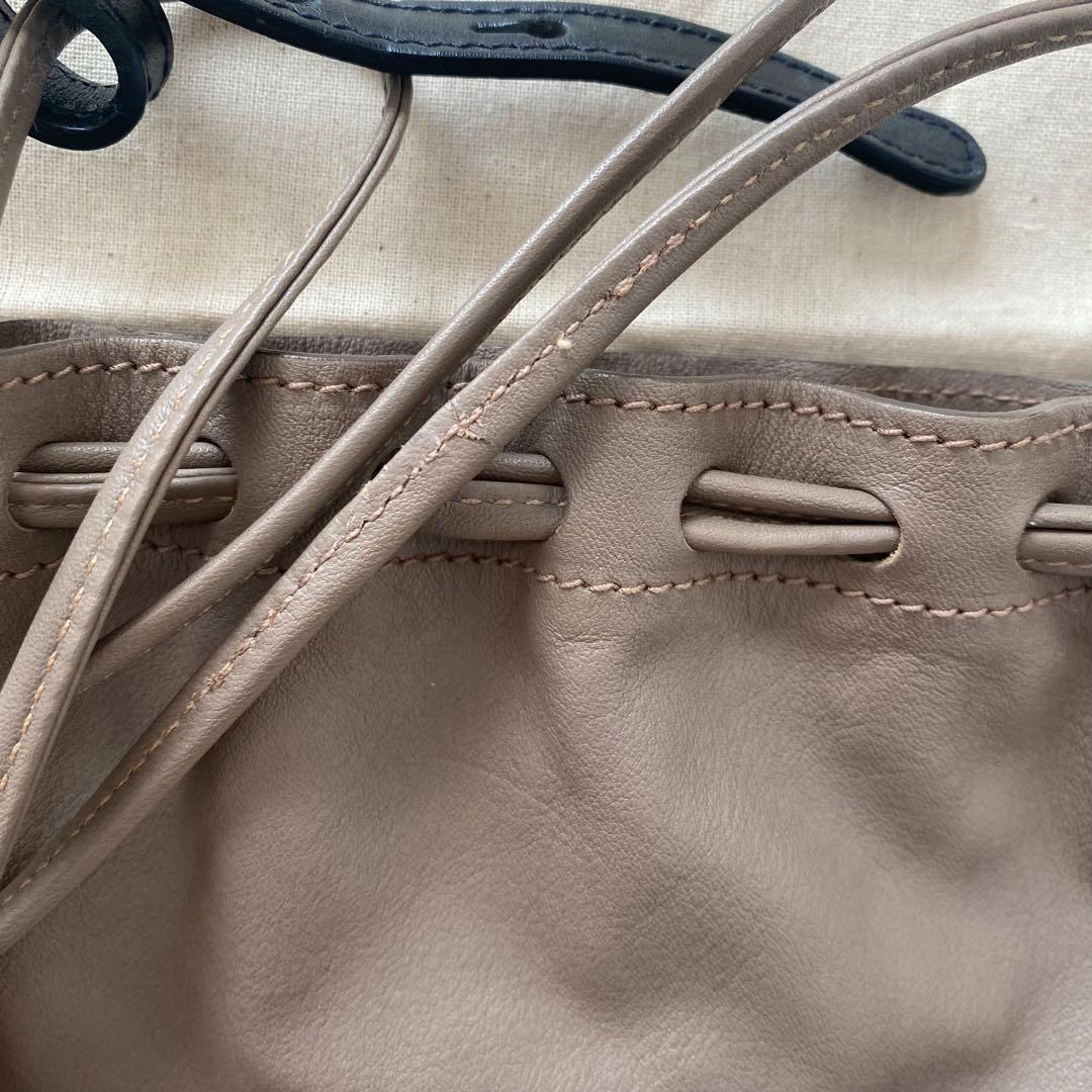 お値下げ中　イルビゾンテ　レザーショルダーバッグ ベージュと黒