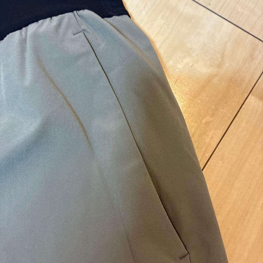 THE NORTH FACE ベージュショートパンツ