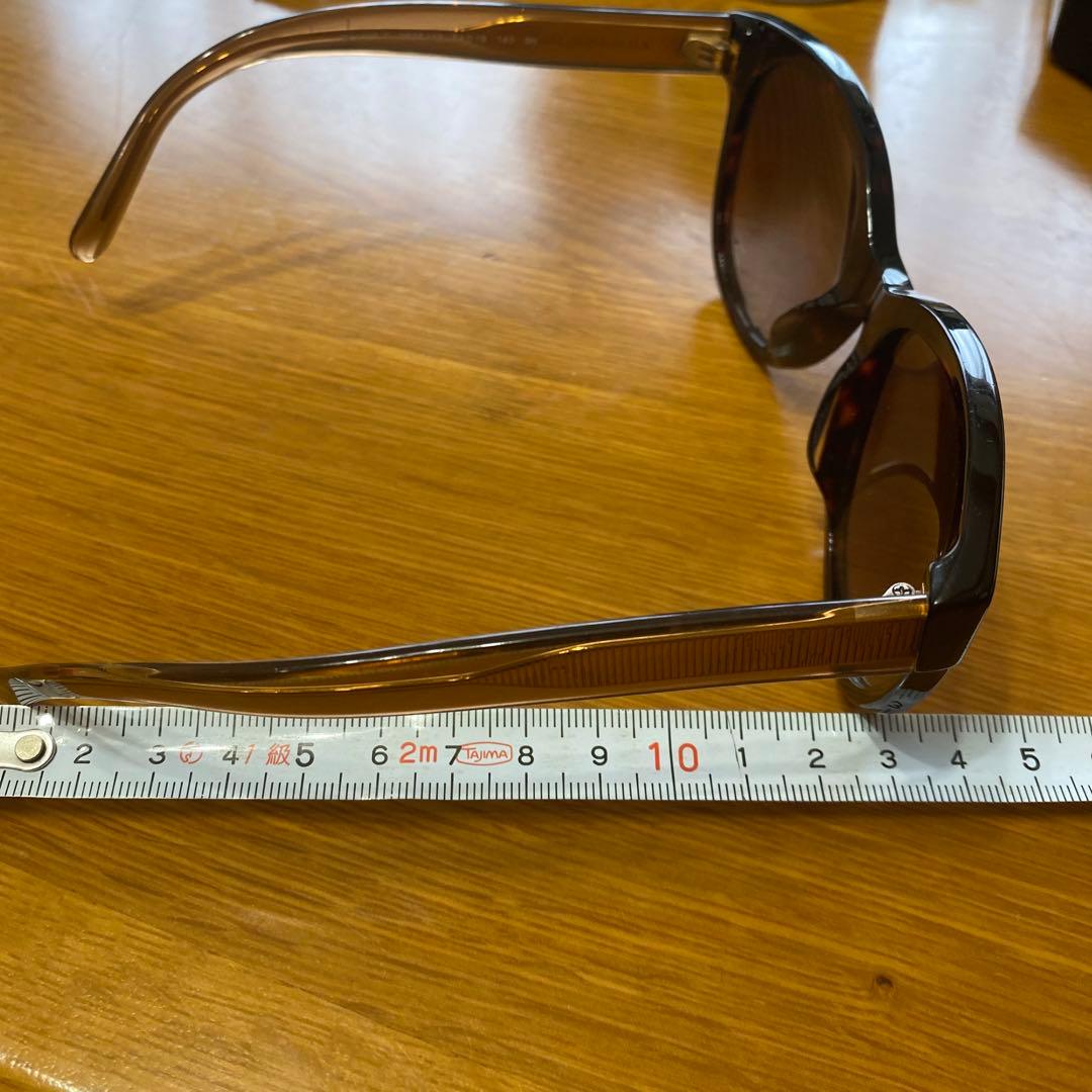 BURBERRY ブラウン キャットアイ サングラス