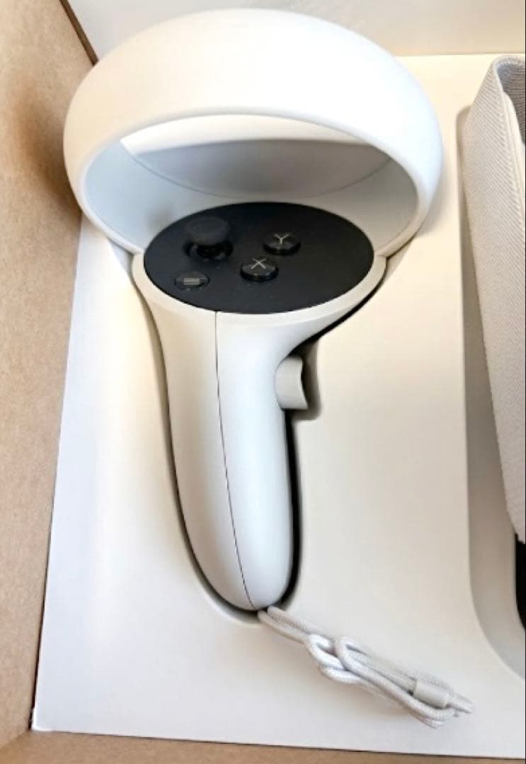 【極美品】 Quest 2 64GB使用3回付属品完備＆ハードケース付