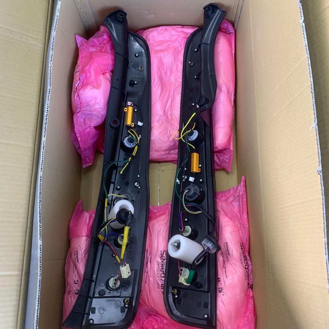 la100s クリスタルアイLEDテールランプ　新品同様品