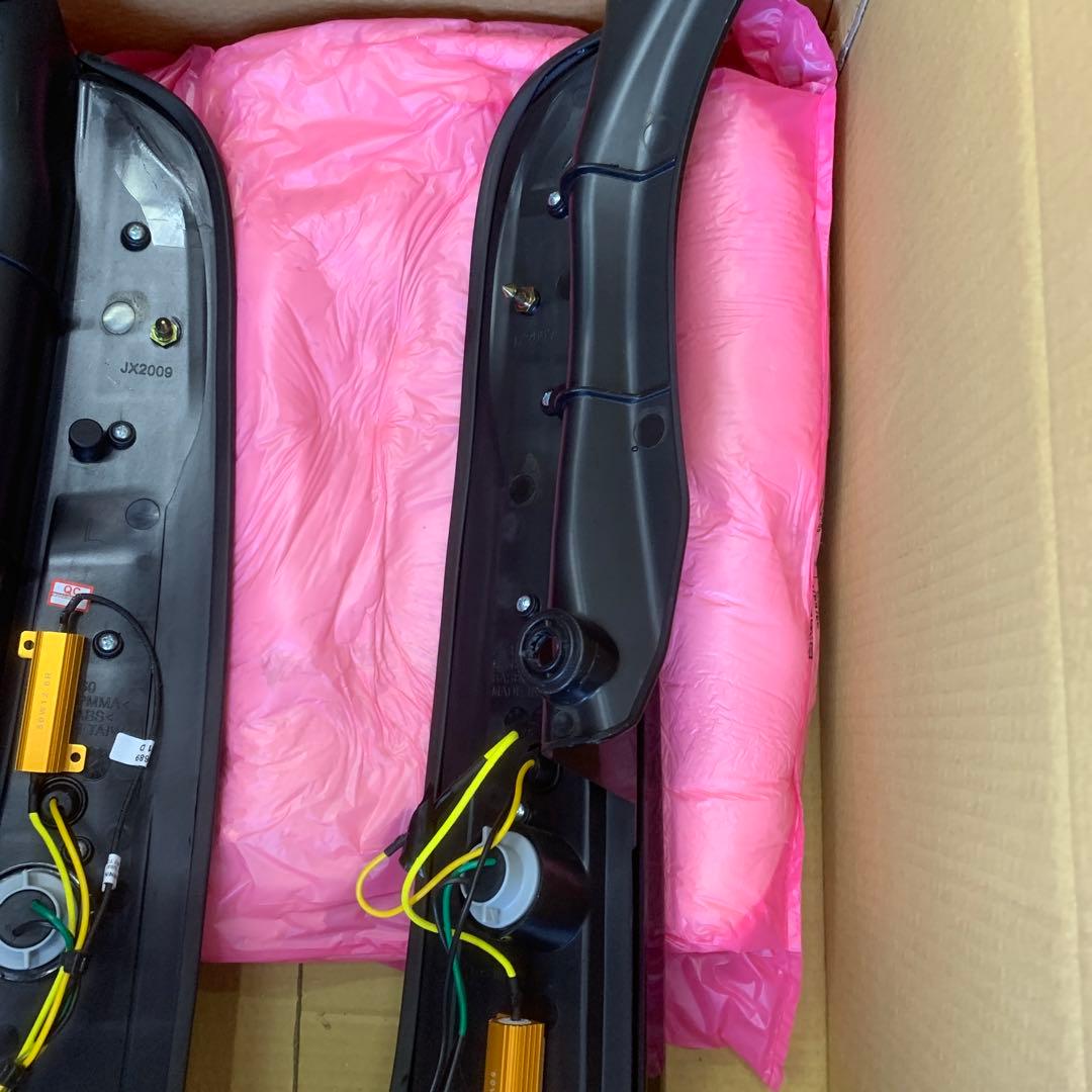 la100s クリスタルアイLEDテールランプ　新品同様品