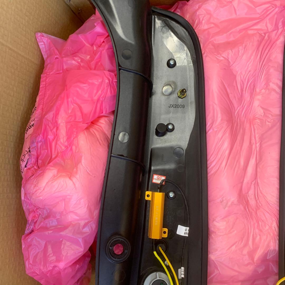 la100s クリスタルアイLEDテールランプ　新品同様品