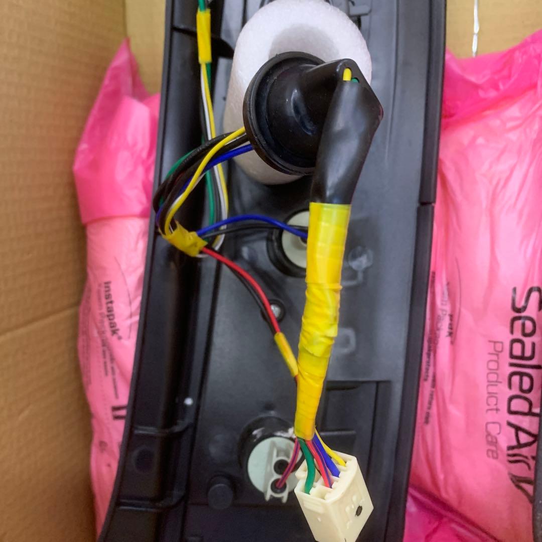 la100s クリスタルアイLEDテールランプ　新品同様品