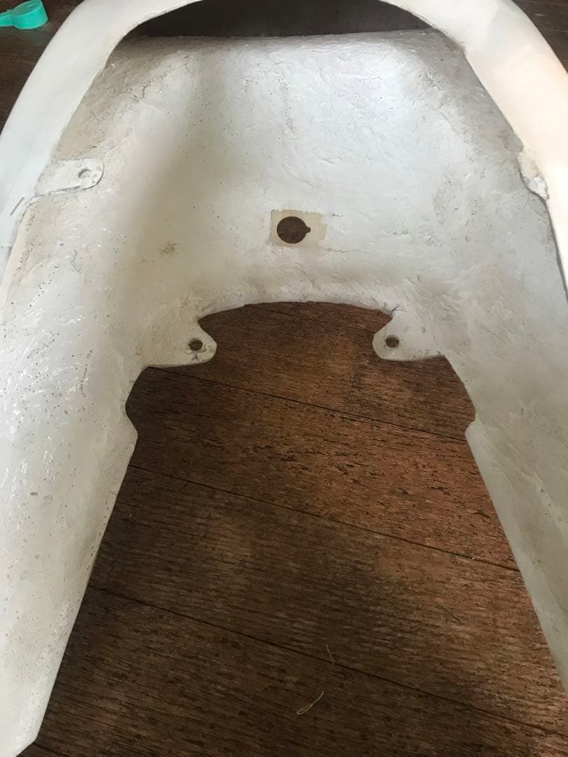 テール　カウル