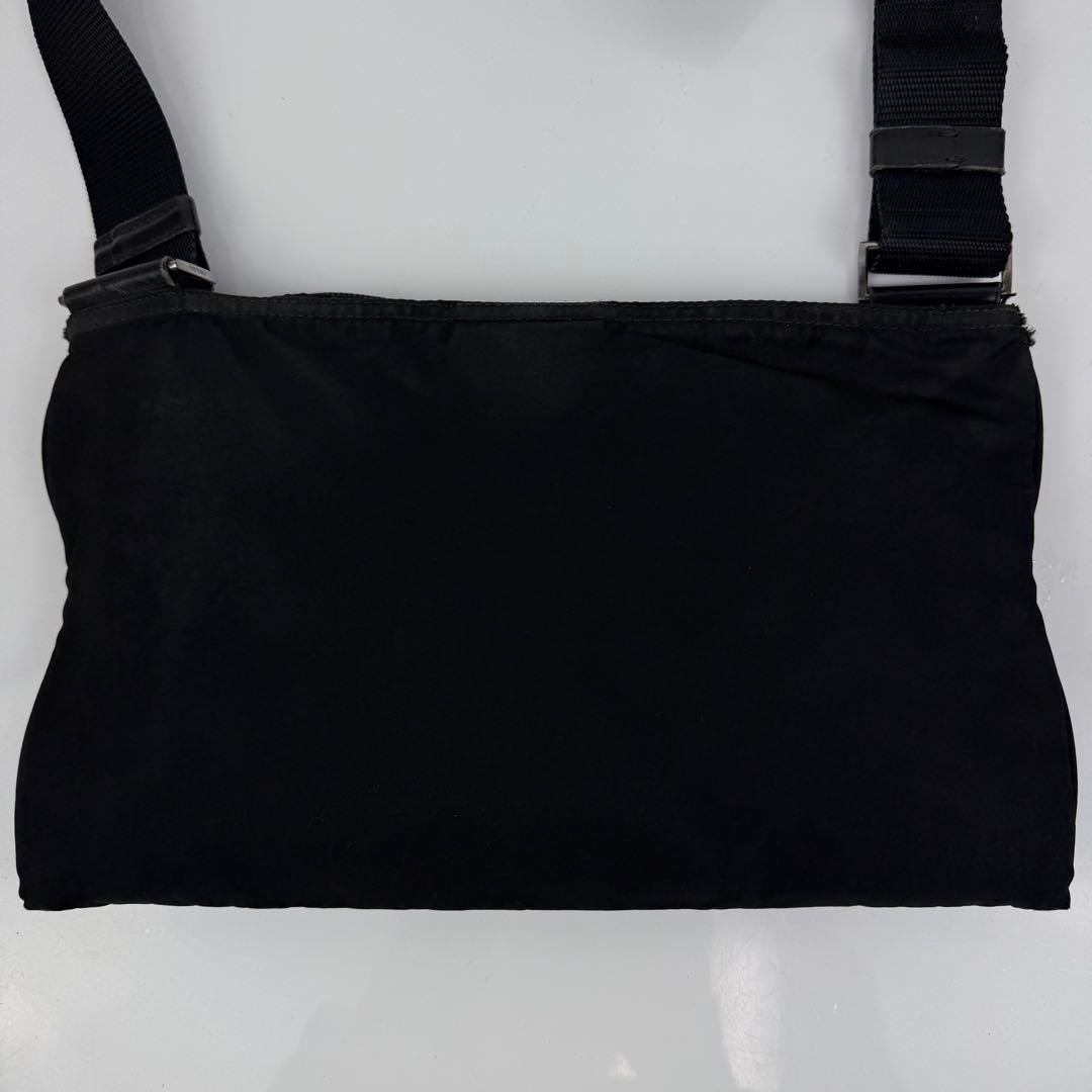 PRADA プラダ ショルダーバッグ 斜めがけ ナイロン 三角ロゴ 黒 白タグ