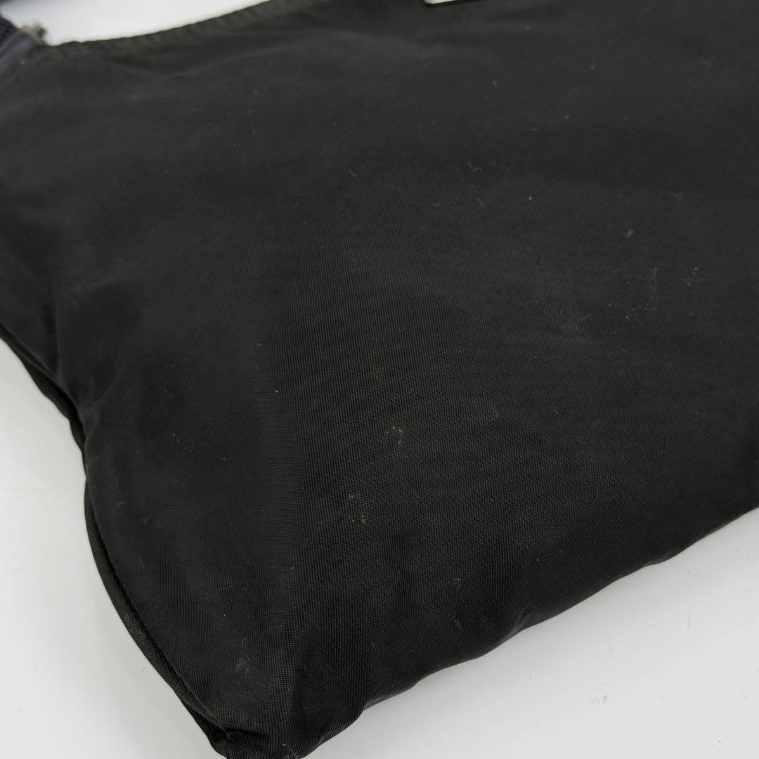 PRADA プラダ ショルダーバッグ 斜めがけ ナイロン 三角ロゴ 黒 白タグ