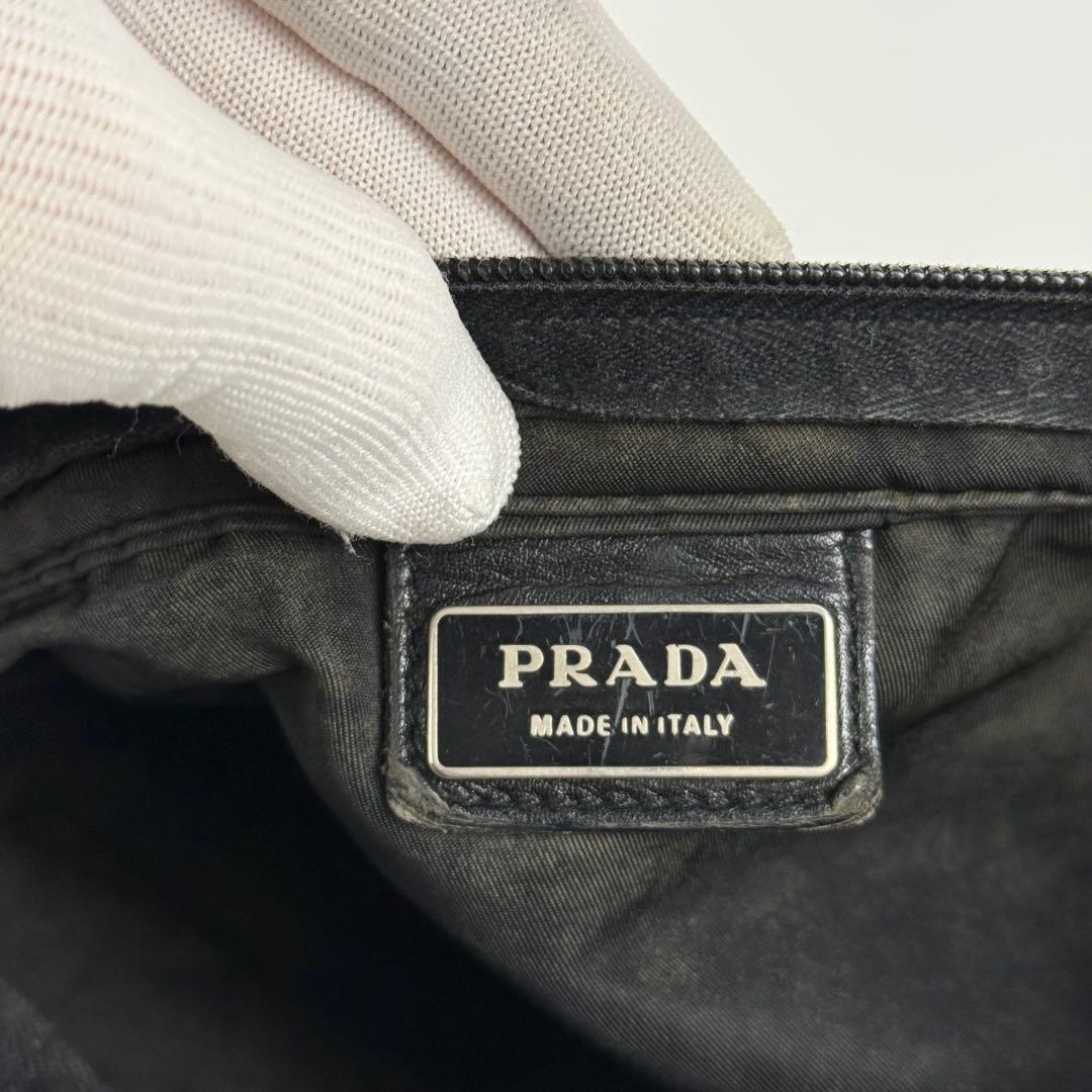 PRADA プラダ ショルダーバッグ 斜めがけ ナイロン 三角ロゴ 黒 白タグ