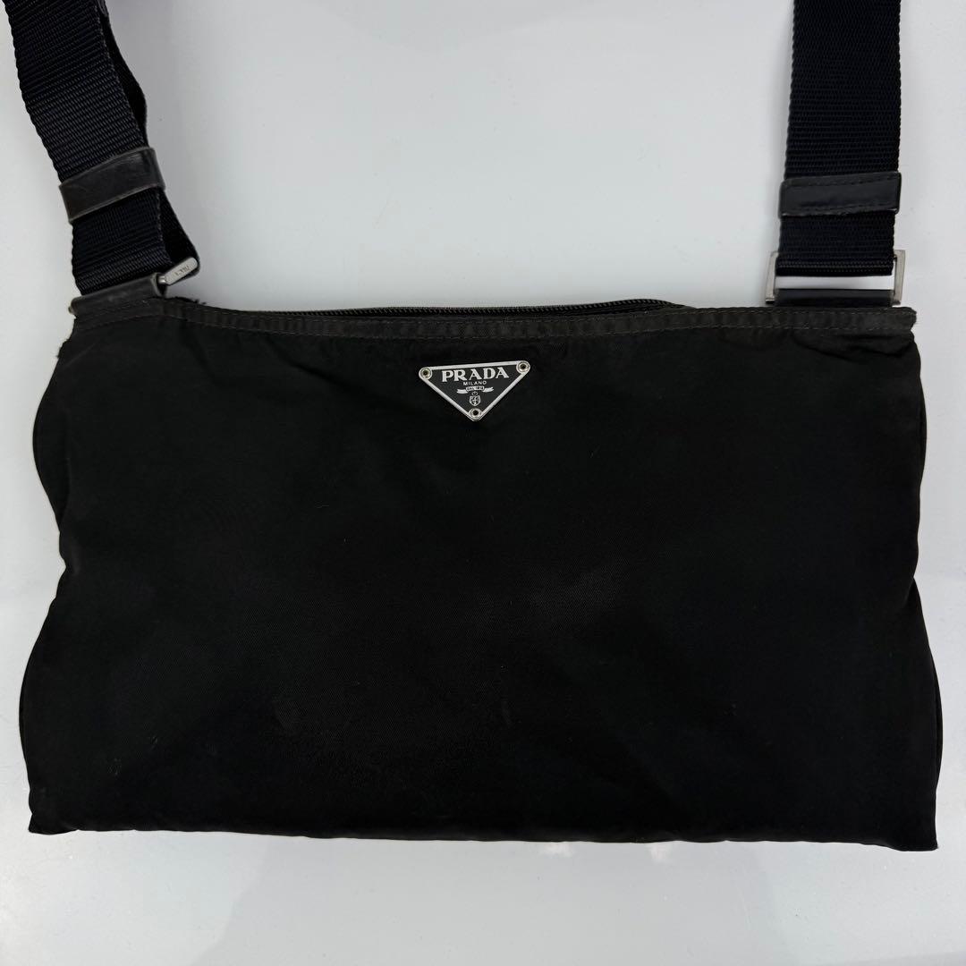 PRADA プラダ ショルダーバッグ 斜めがけ ナイロン 三角ロゴ 黒 白タグ