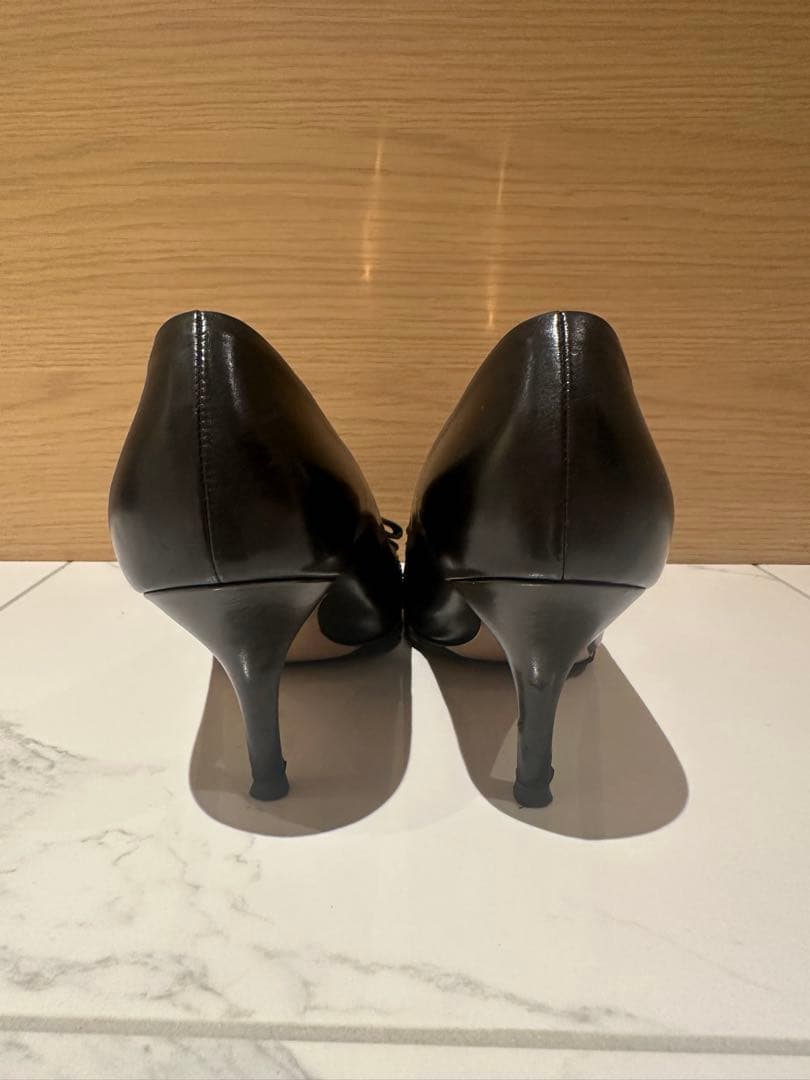 FERRAGAMO ブラックパンプス24.5㎝