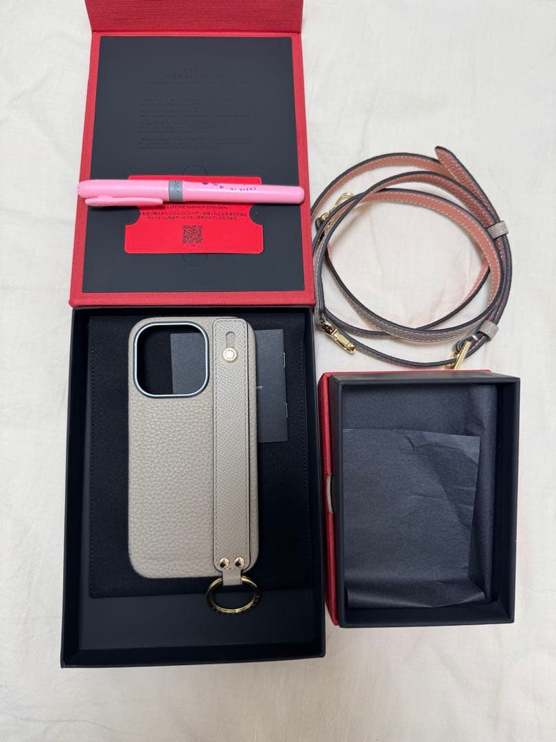 ボナペンチュラ iPhone15proケースとストラップセット