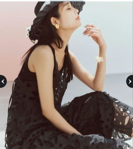 マイストラーダ 新品未使用 エンブロイダリーロンパース 黒