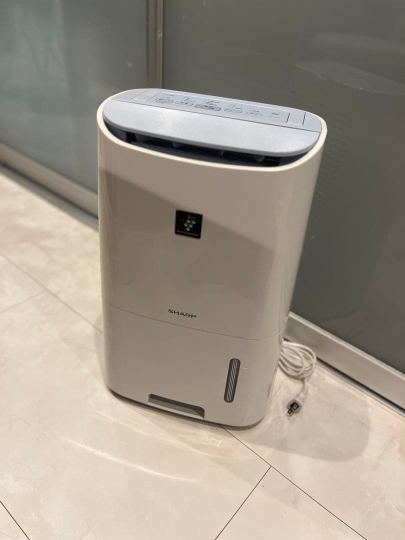 SHARP シャーププラズマクラスター除湿機　CV-F71-W