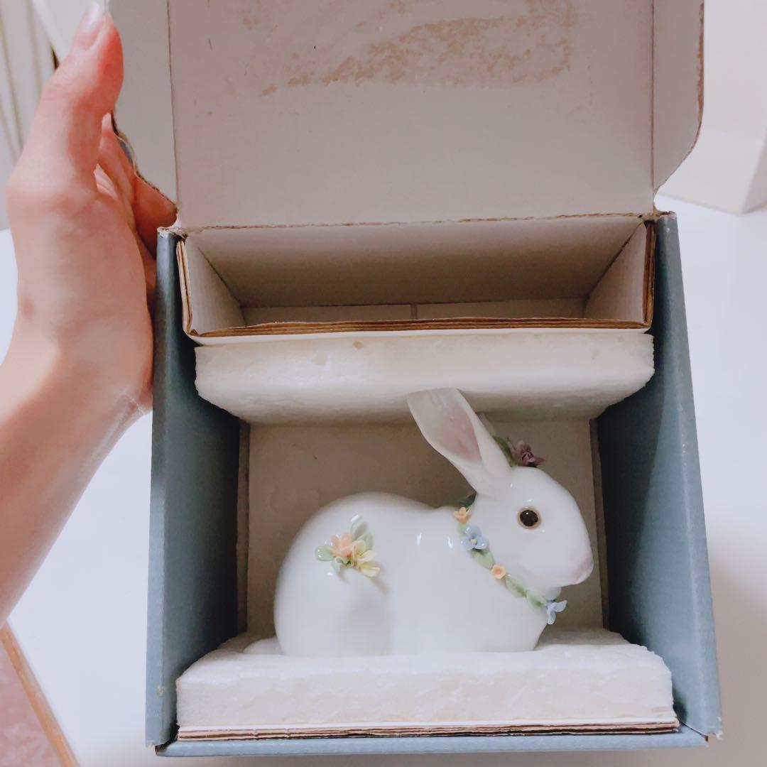 卯年　新品　リヤドロ　LLADRO 花飾りの白うさぎ
