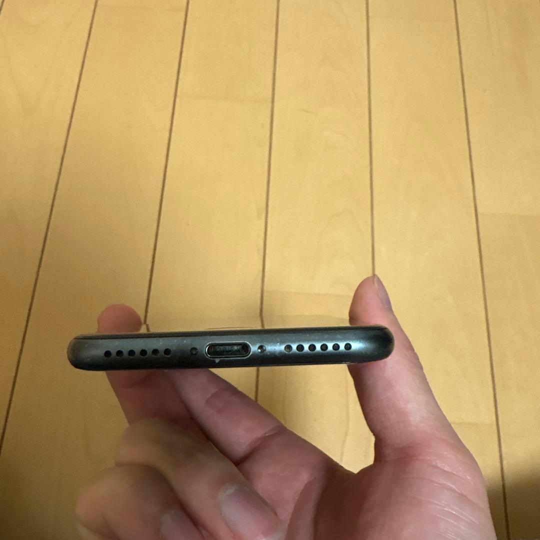iPhone 8 スペースグレイ64GB