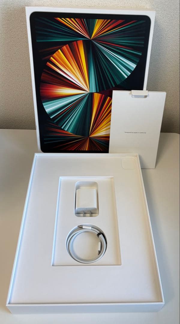 れいじ　Apple iPad Pro 5世代 M1 12.9インチ シルバ