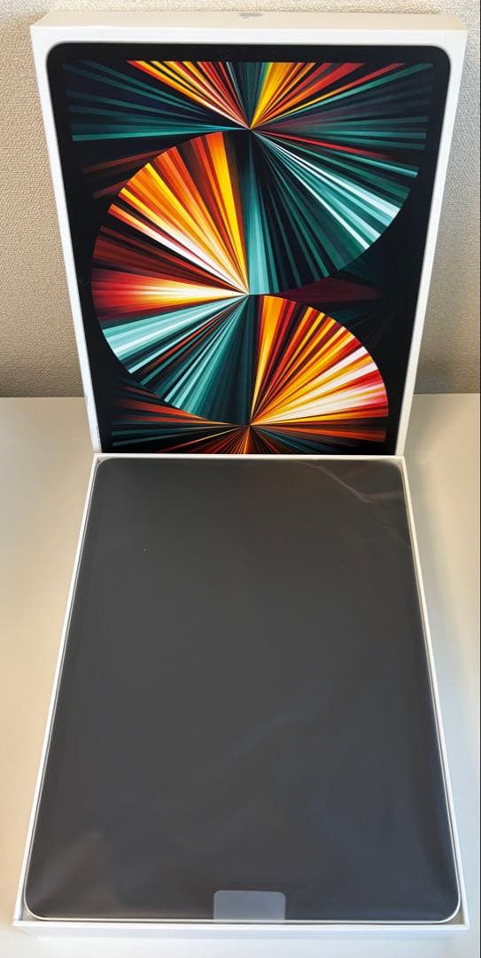 れいじ　Apple iPad Pro 5世代 M1 12.9インチ シルバ