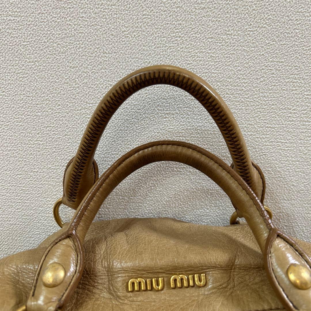 MIU MIU ベージュ　ショルダーバッグ　ヴィッテロルクス　ミュウミュウ