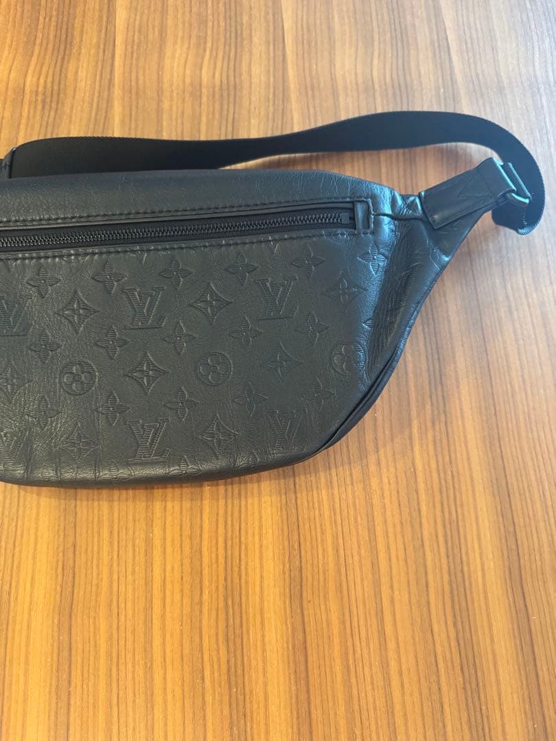Louis Vuitton ボディバッグ モノグラム・シャドウ ディスカバリー