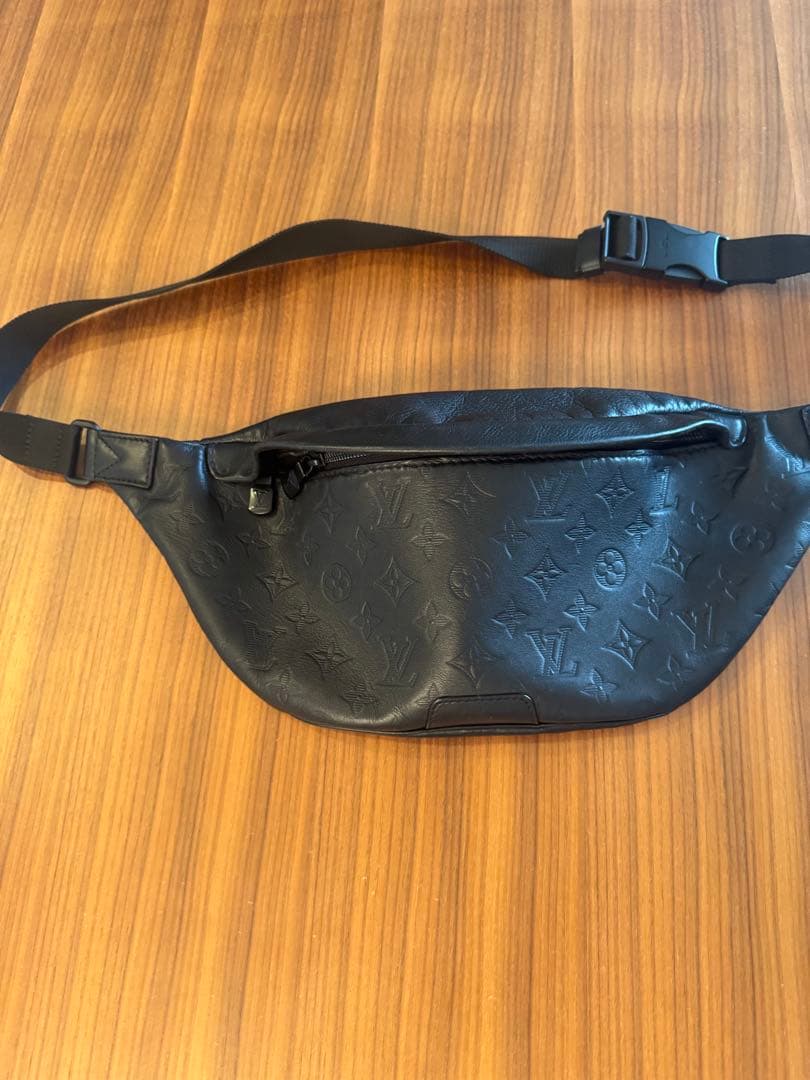 Louis Vuitton ボディバッグ モノグラム・シャドウ ディスカバリー