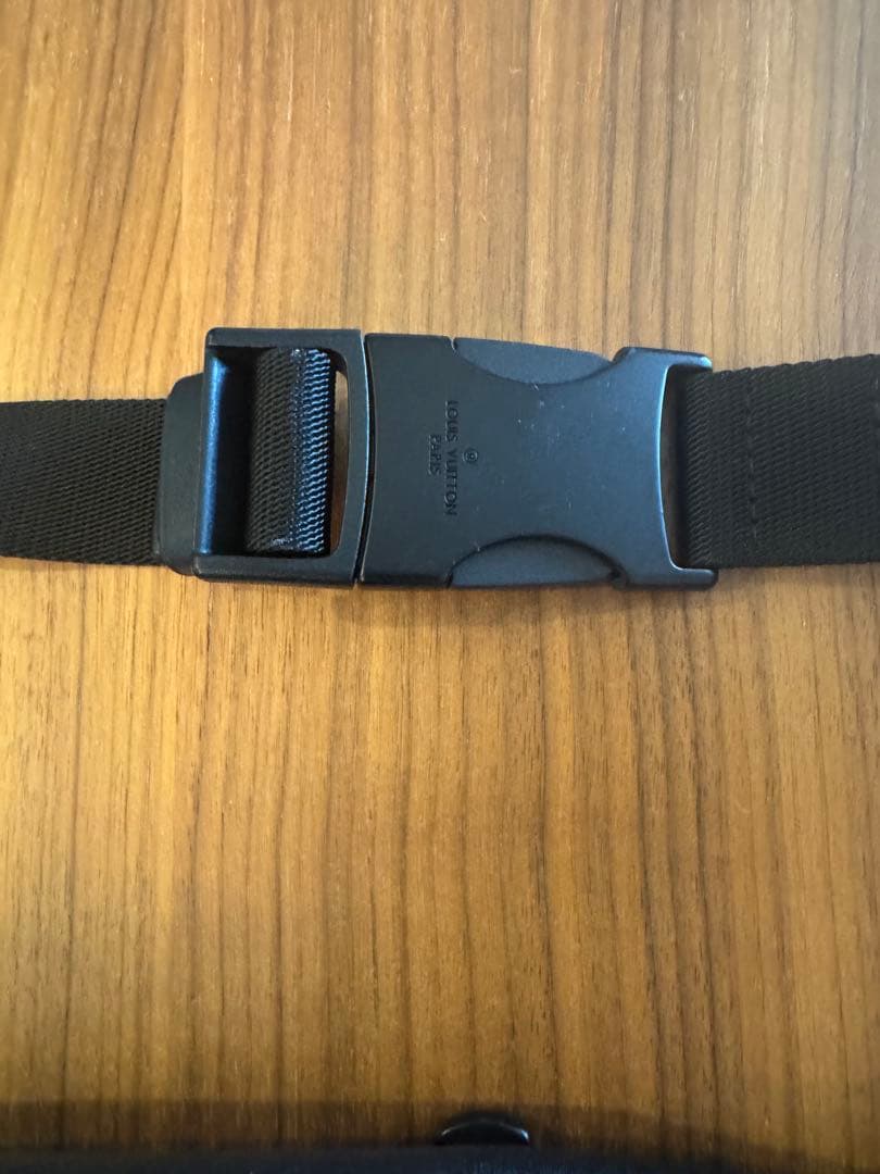 Louis Vuitton ボディバッグ モノグラム・シャドウ ディスカバリー