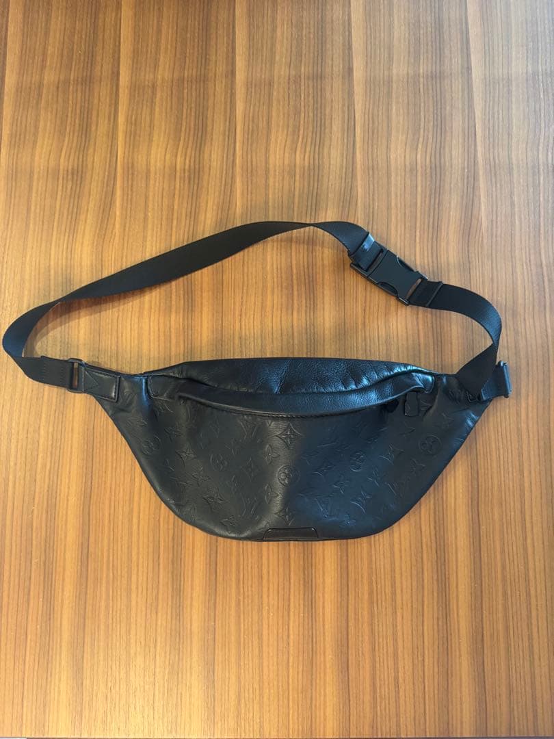 Louis Vuitton ボディバッグ モノグラム・シャドウ ディスカバリー