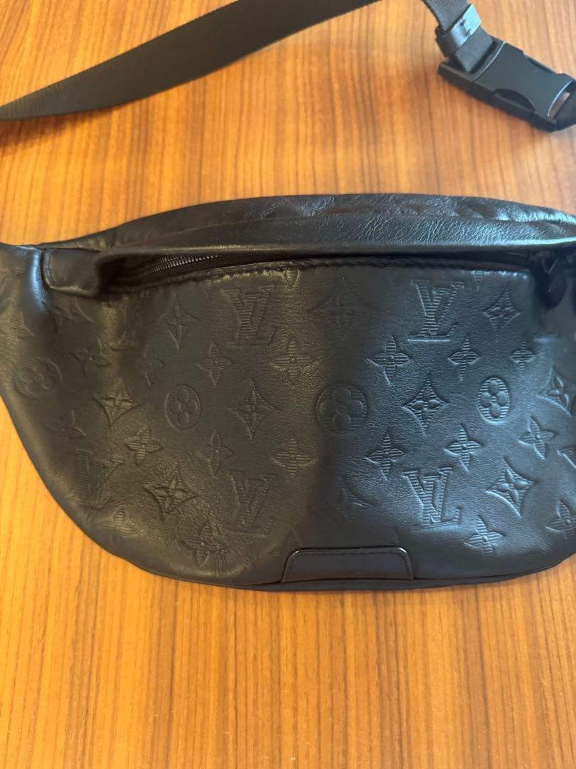 Louis Vuitton ボディバッグ モノグラム・シャドウ ディスカバリー