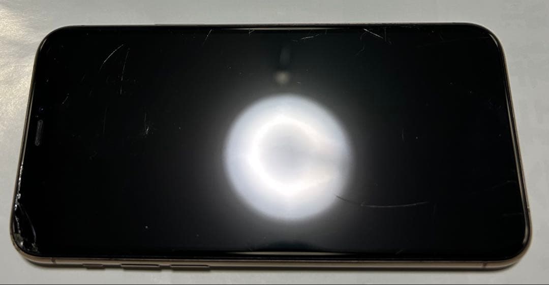 【最終値下げ】iPhone 11 Pro 256GB ゴールド 本体　ケース付